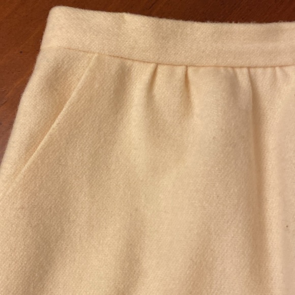 Vintage Classic of Boston Pencil Skirt 
Buttermilk Yellow Pockets Wool Medium - Picture 4 of 8